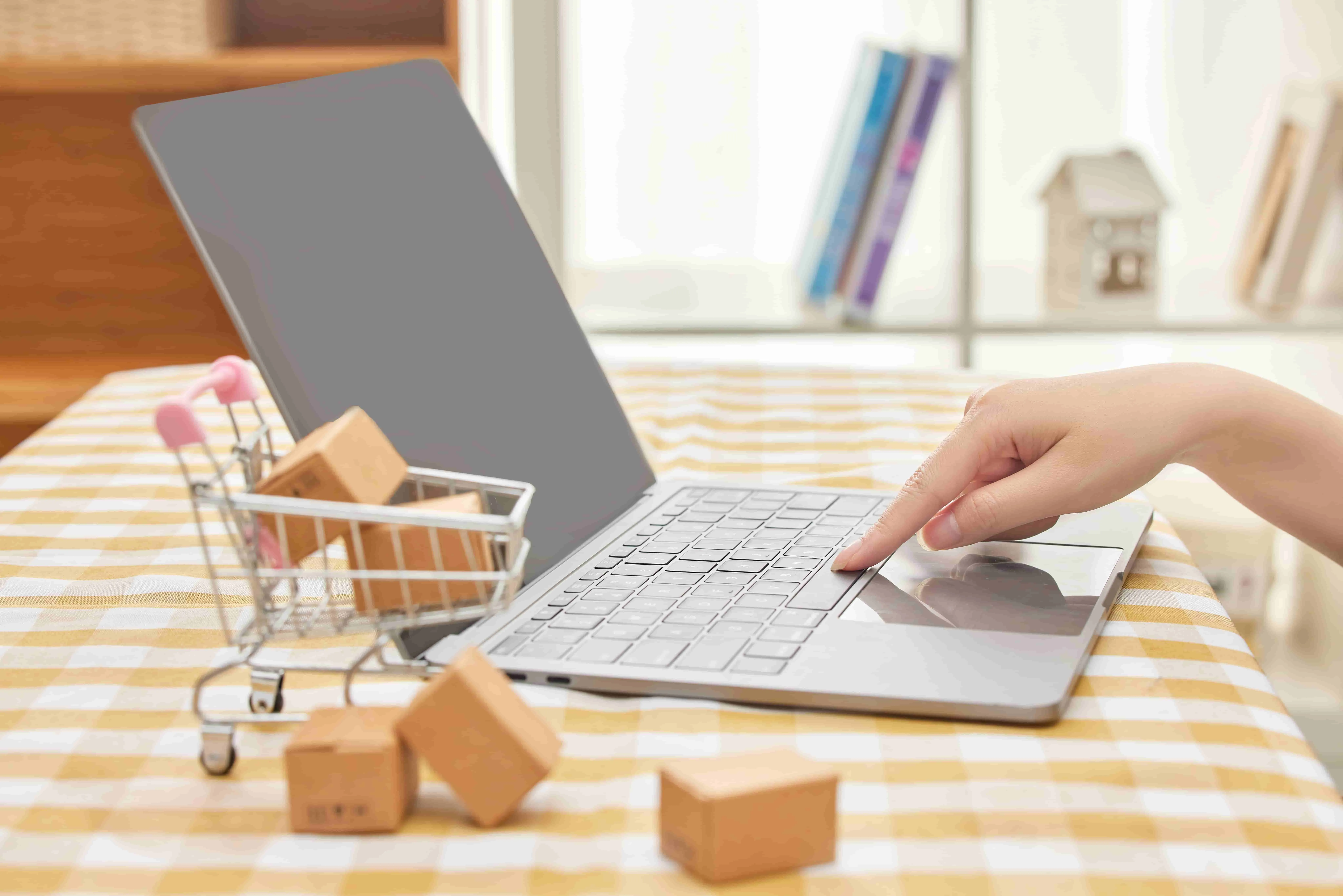 速卖通美国市场新升级：助力本地卖家的工具与服务